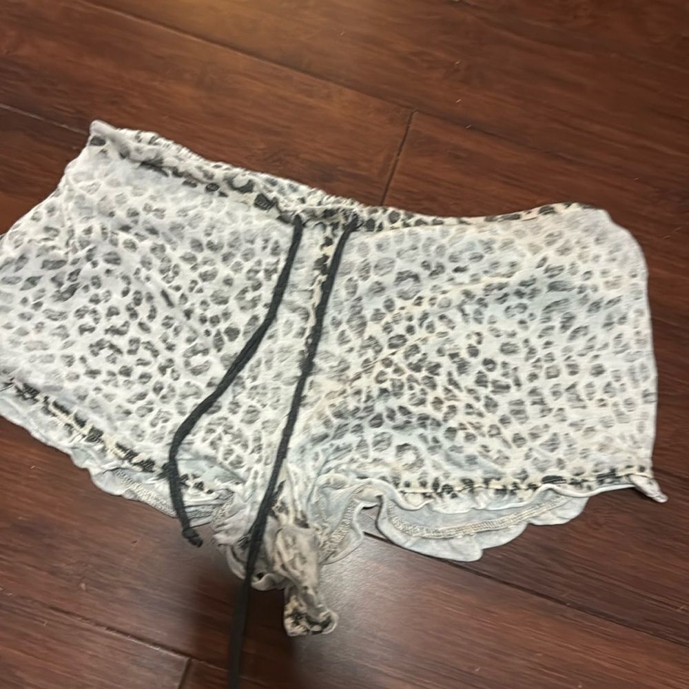 CHASER Pajama Shorts - Drawstring Shirts - Medium - White & Gray Cheetah Print